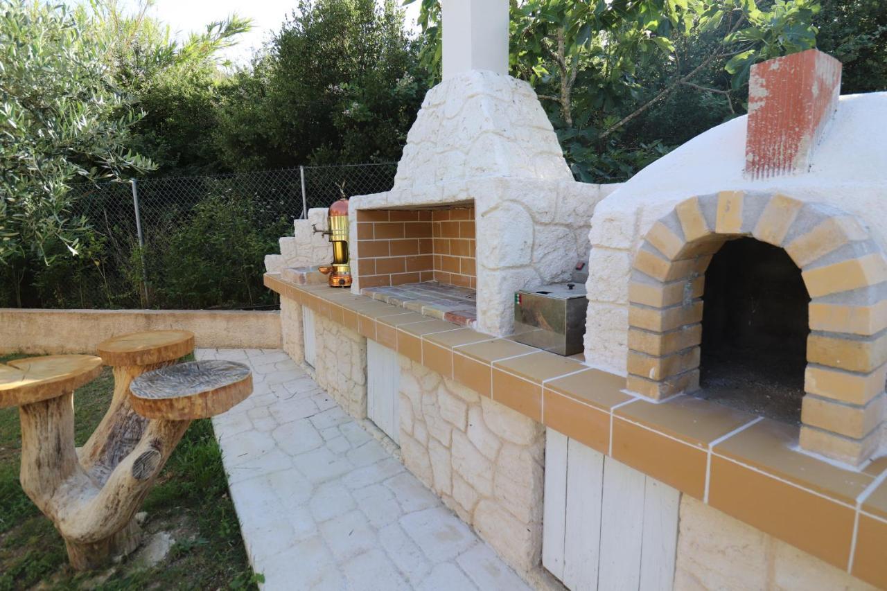 Theonymfi Luxury Apartment Doukades