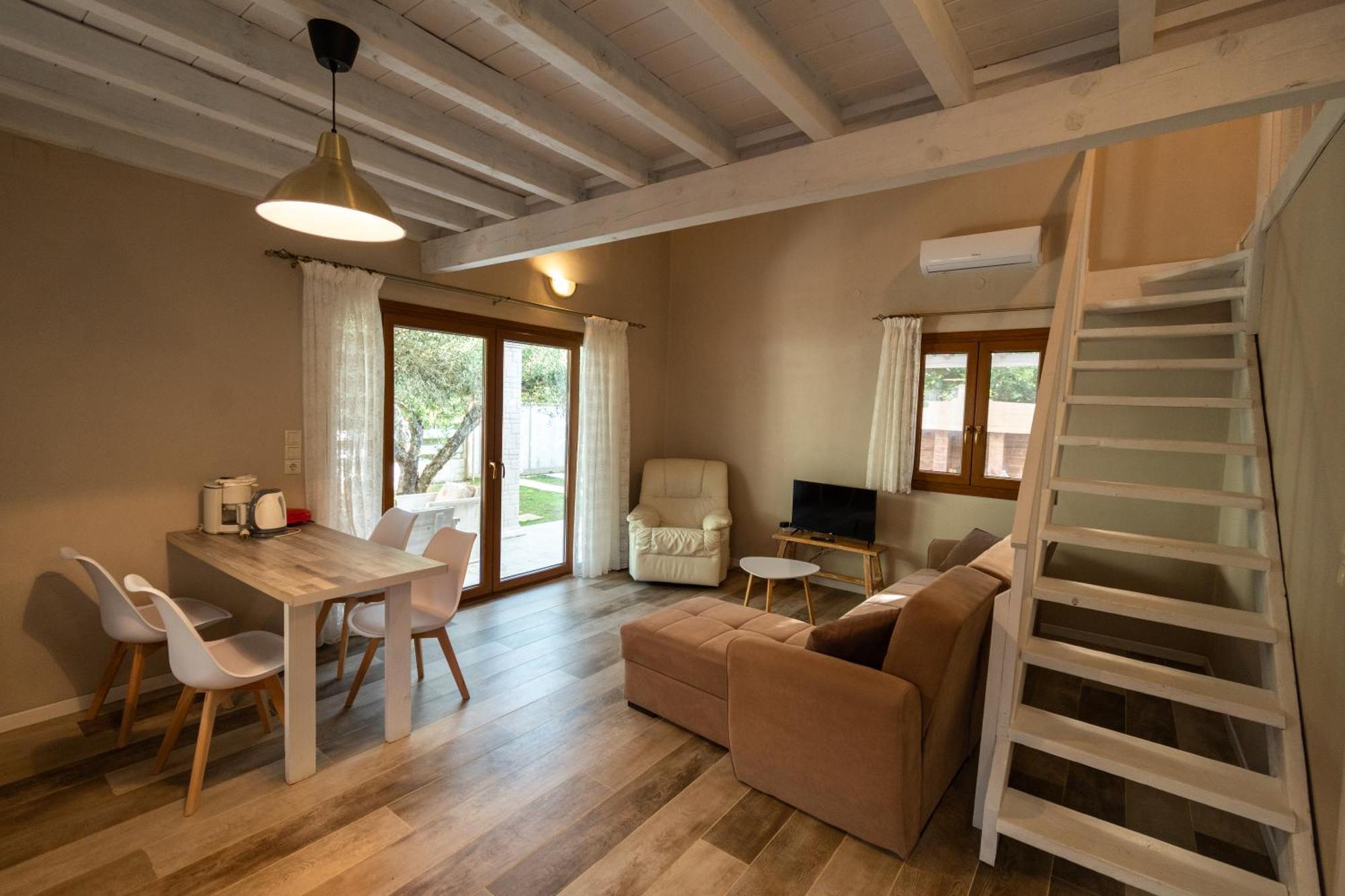 Theonymfi Luxury Apartment Doukades