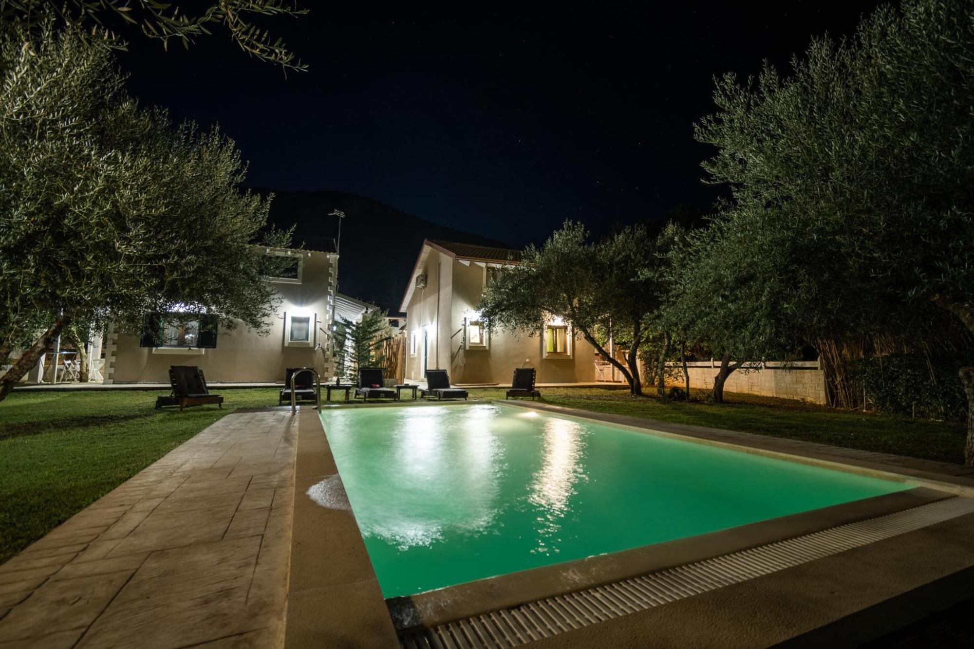 Theonymfi Luxury Apartment Doukades